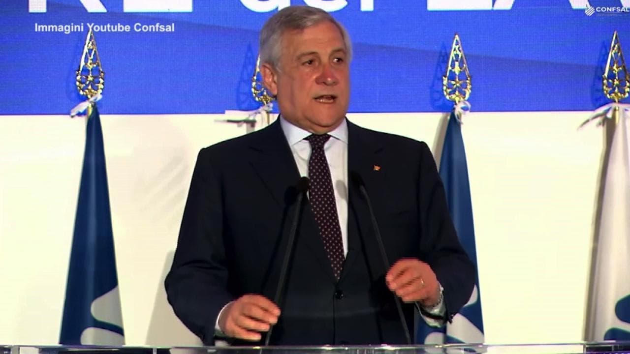 Bce, Tajani: "Deluso da Lagarde su aumento tassi. Così si rischia la recessione"