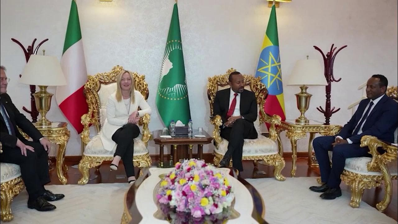 Etiopia, l'arrivo della premier Meloni accolta dal primo ministro Abiy