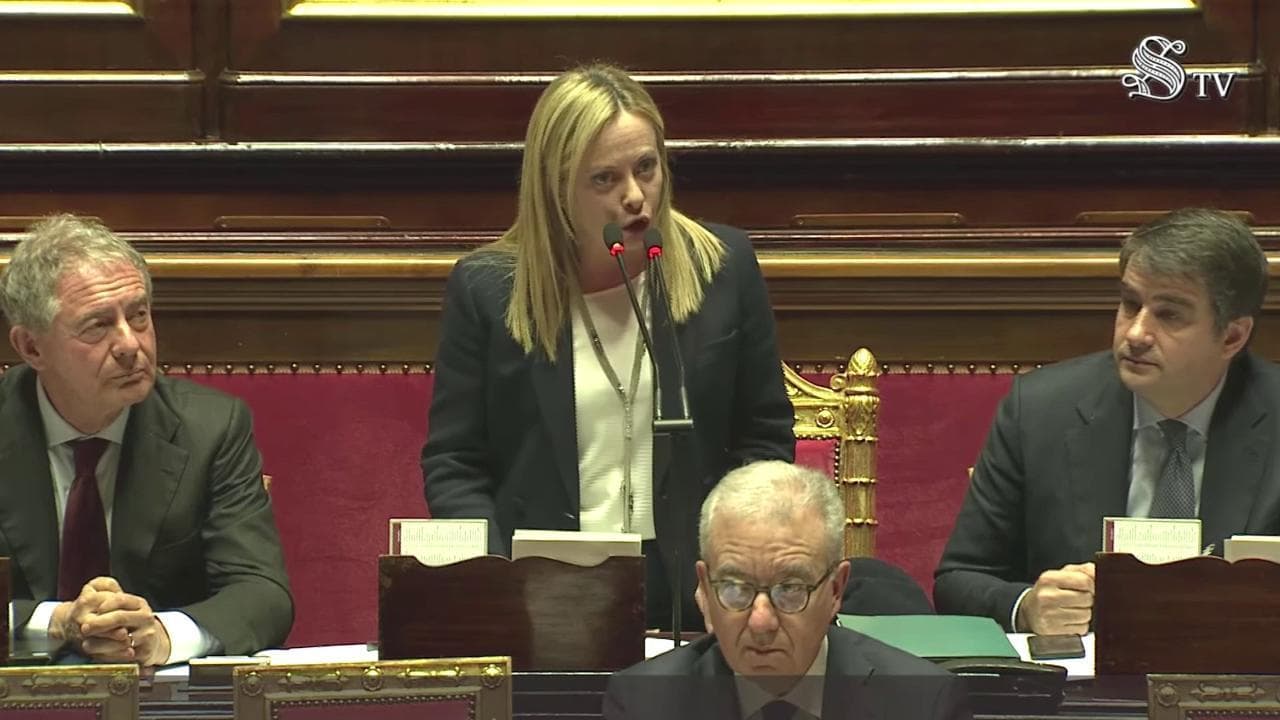 Migranti, Meloni in Senato: "Sulla tragedia di Cutro ho la coscienza a posto, io sono una madre"