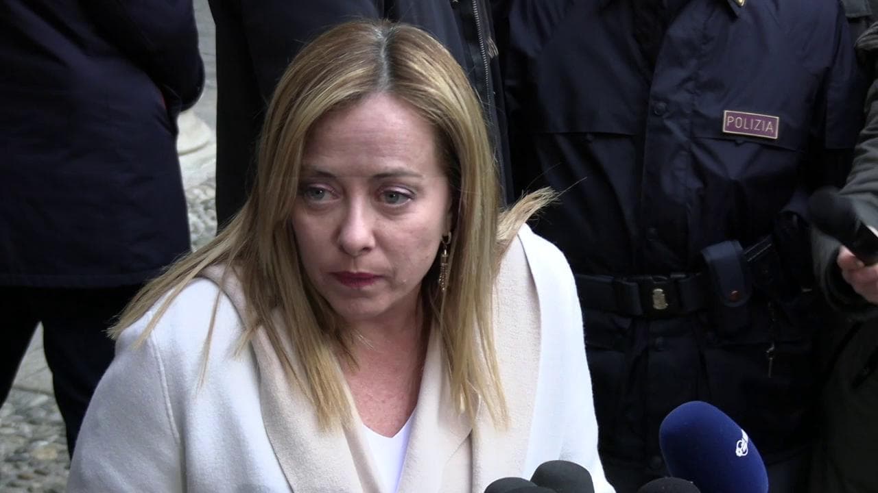 Caso Cospito, Giorgia Meloni su Donzelli e Delmastro: "Non penso ci sia bisogno delle dimissioni"