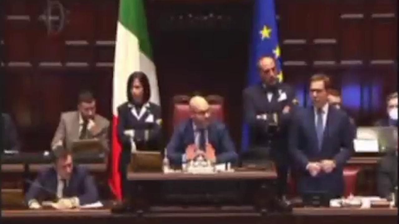 Camera dei deputati, gli insulti durante la bagarre: "Animale, statt calm!"