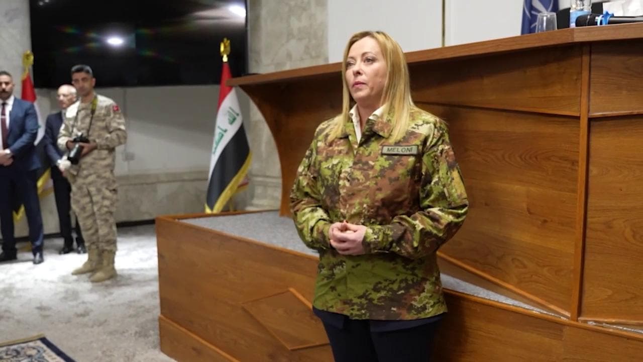 Iraq, il discorso in mimetica di Giorgia Meloni ai militari italiani: "Siamo fieri di voi"