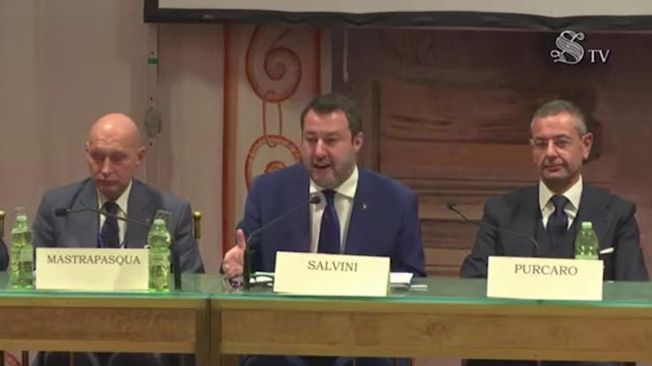 Incidente Alessandria, Salvini su sicurezza stradale: "Non basta la prevenzione se si va in 7 in auto"