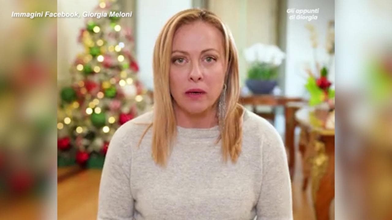 Bonus cultura per i 18enni, Meloni: "Non lo aboliamo, ma vada ai redditi più bassi"