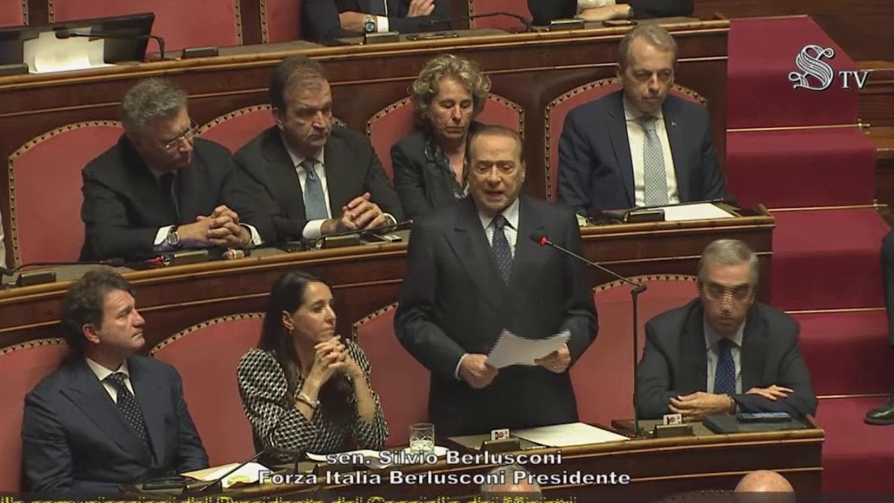 Ucraina, Berlusconi: "Convintamente con l'Occidente per lavorare per la pace"