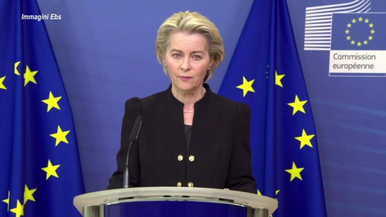 Morto David Sassoli, il ricordo in italiano di von der Leyen: "Giorno triste per Ue"