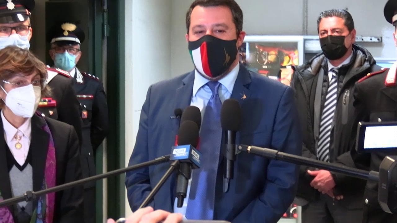 Open Arms, Salvini a Letta: "Io non ho tempo di indossare felpe di Ong straniere che vengono a dettar legge in Italia"