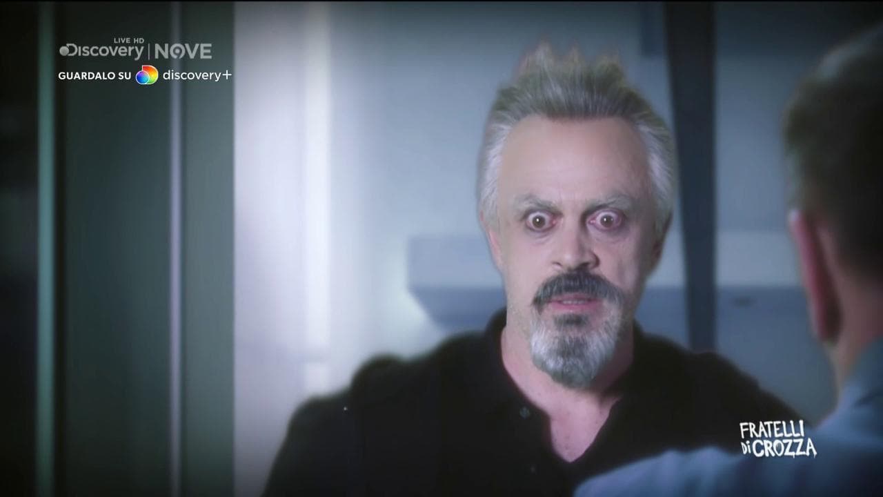Tv, Maurizio Crozza è il negazionista Miguel Bosè: "Non so se si vede, ma io mi drogavo"
