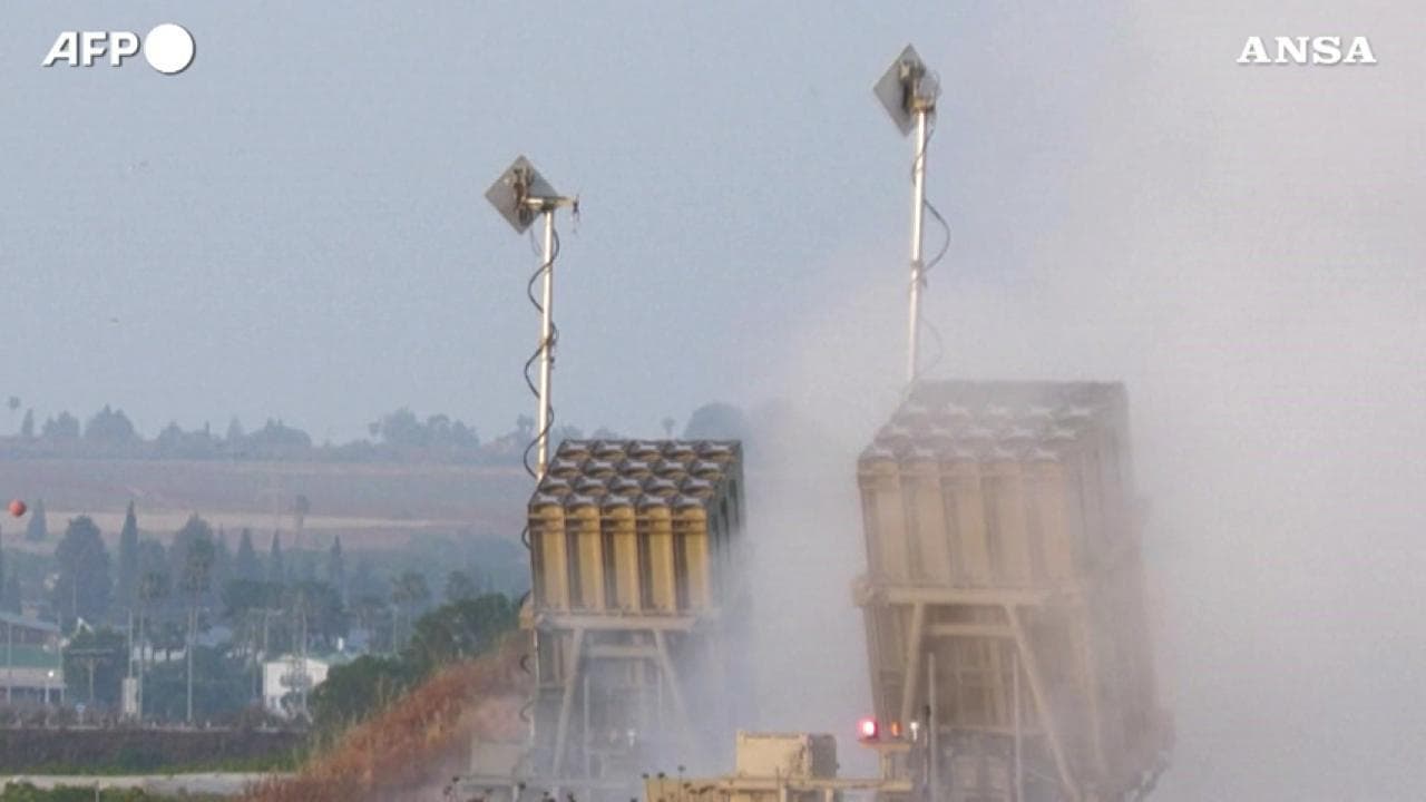 Israele, Iron Dome in azione: così vengo respinti gli attacchi dal cielo