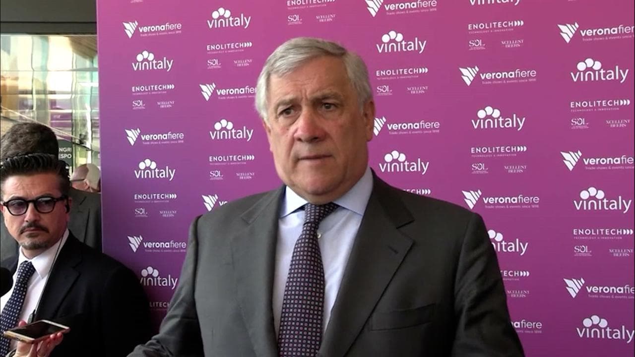 Tajani: "Condanniamo attacco Iran, invitiamo Israele alla prudenza"