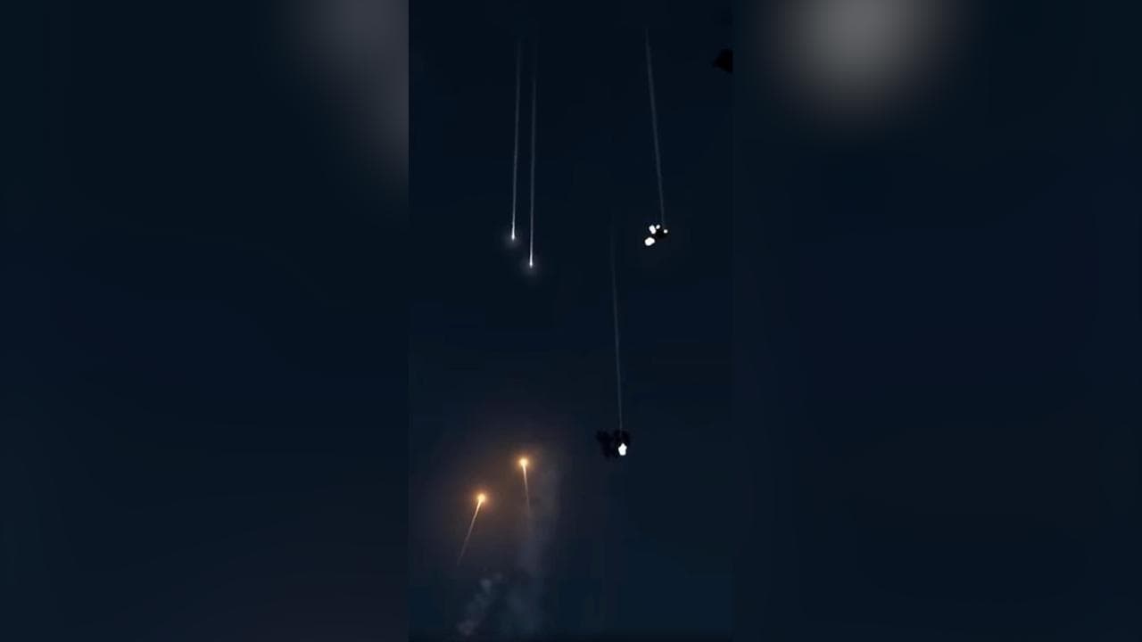 L'Iron Dome intercetta l'attacco iraniano nel cielo di Be'er Sheva