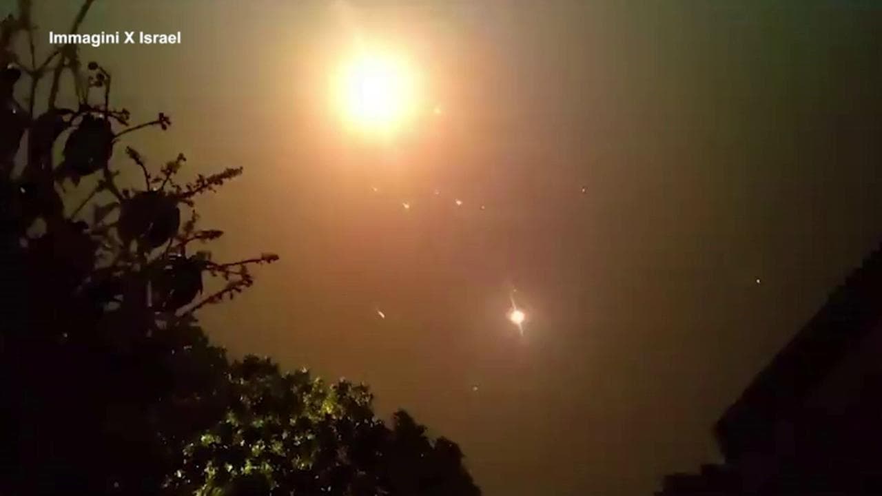 Attacco Iran: l'Iron Dome israeliano intercetta i missili nella notte