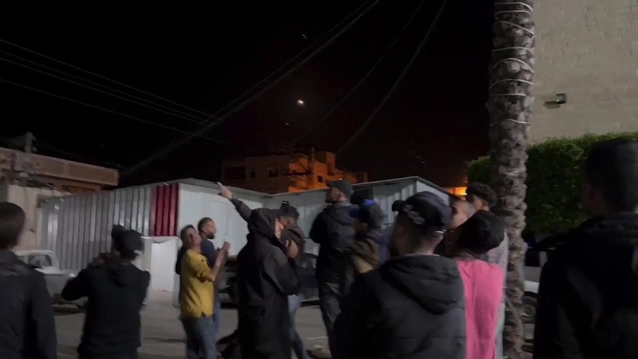 Attacco a Israele: a Gaza grida di gioia al passaggio dei missili