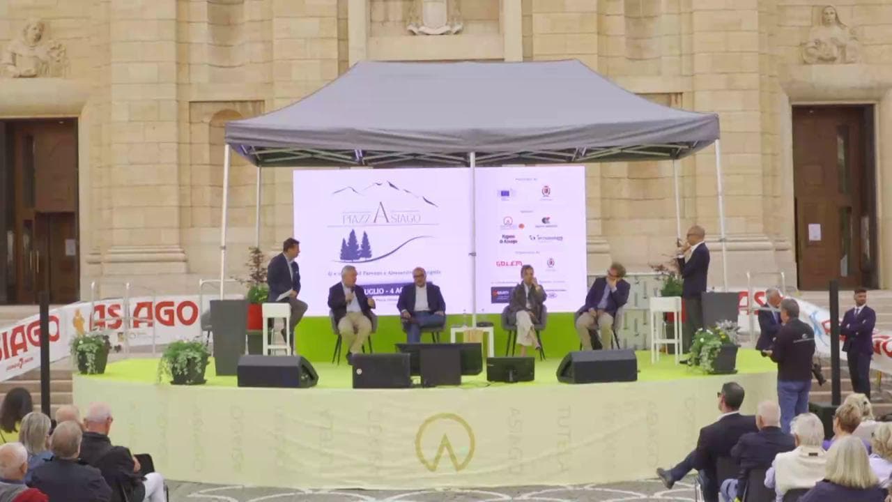 PiazzAsiago - L'Italia s'è destra: dialogo con il ministro Sangiuliano