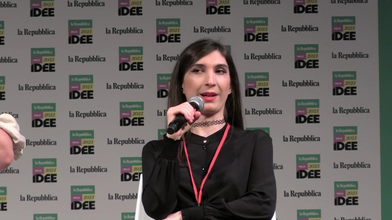 Repubblica delle Idee 2023, Fumettibrutti e il comingout: "Per avere una vita tranquilla ho dovuto sempre pensare al mio aspetto"