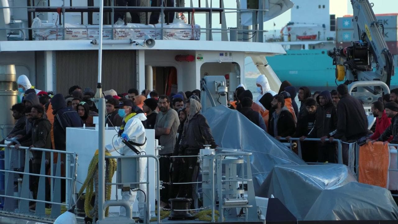Soccorsi per 600 migranti: i primi 100 arrivano a Catania