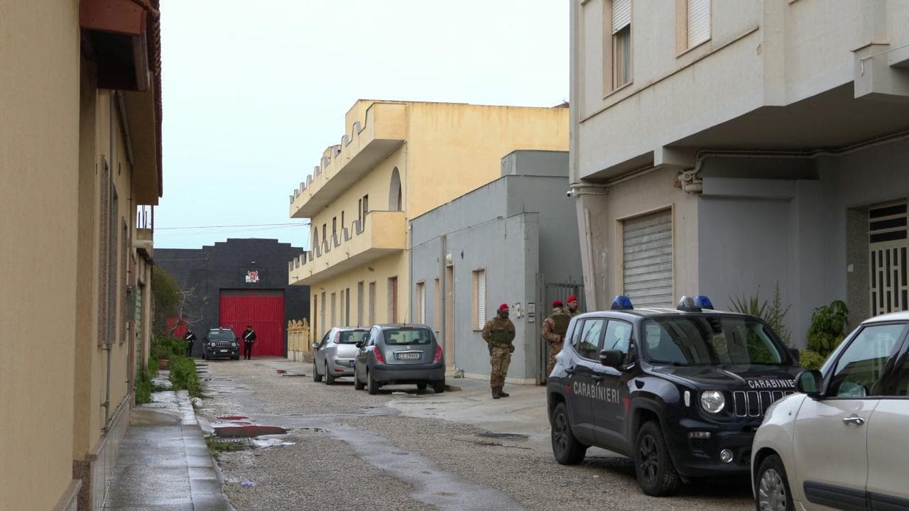 Campobello, ritrovata una calibro 38 covo di Messina Denaro: gli agenti in vicolo San Vito