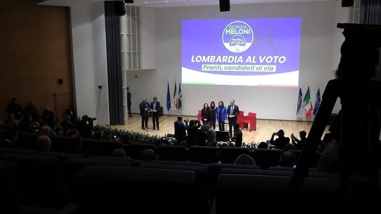 Dalla birra idratante a Dante fondatore della destra: ecco cosa è accaduto alla kermesse di Fdi
