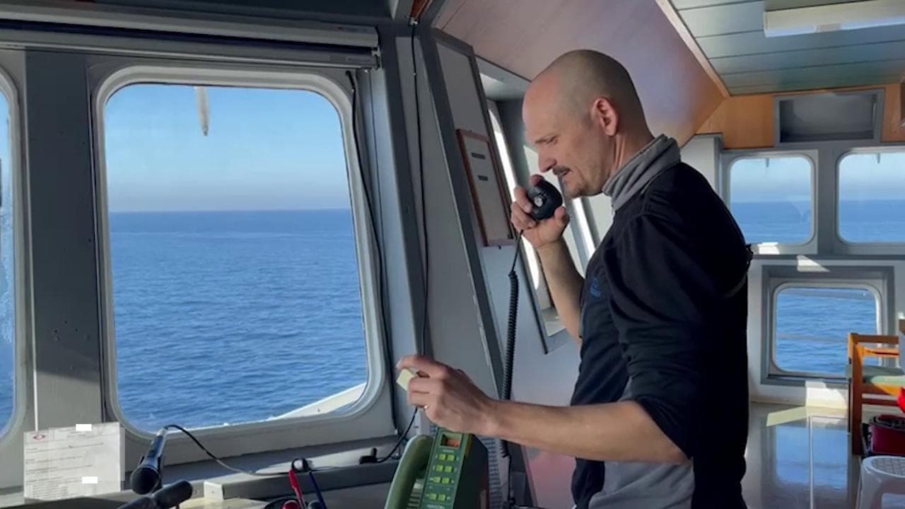 Ocean Viking, l'annuncio: "Andremo in Italia". Ed è un'eplosione di gioia e balli a bordo