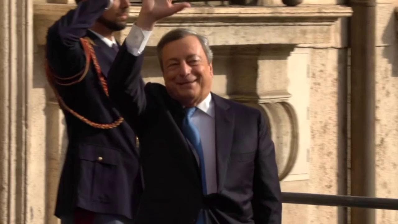 Cerimonia della campanella, Draghi arriva a Palazzo Chigi per il passaggio di consegne a Meloni