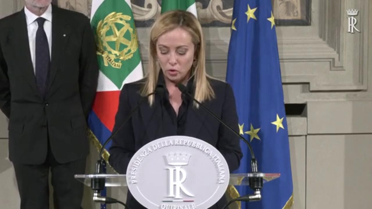 Giorgia Meloni presenta la lista dei ministri ma 'scambia' Zangrillo e Pichetto Fratin