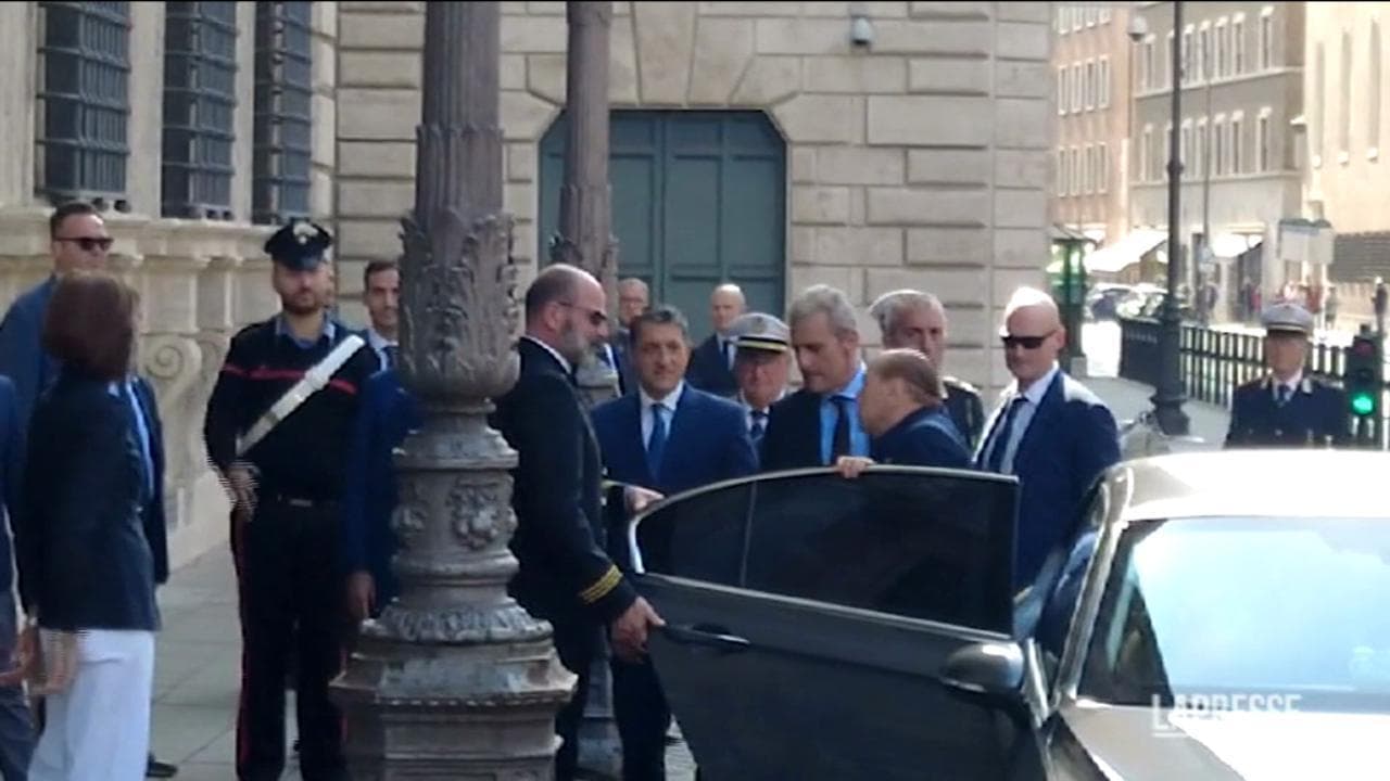 Berlusconi torna senatore dopo 9 anni: l'arrivo del presidente di Forza Italia a Palazzo Madama