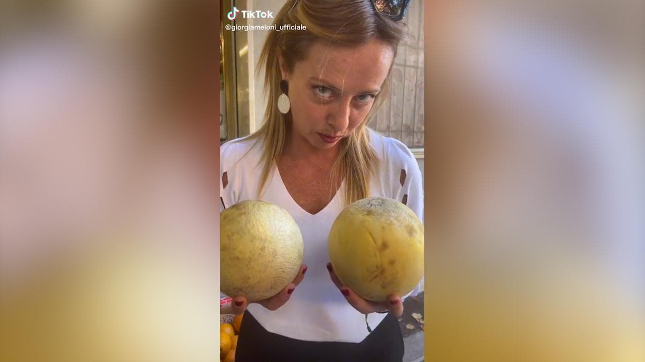 Giorgia Meloni "rompe" il silenzio elettorale a modo suo: il video ammiccante su TikTok