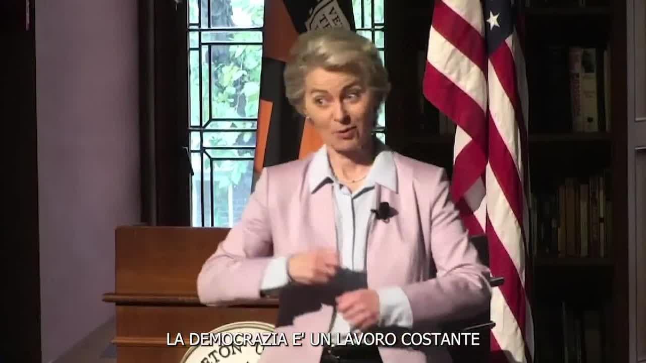 Von der Leyen: "Se l'Italia andrà in una direzione difficile, abbiamo gli strumenti come nel caso di Polonia e Ungheria"