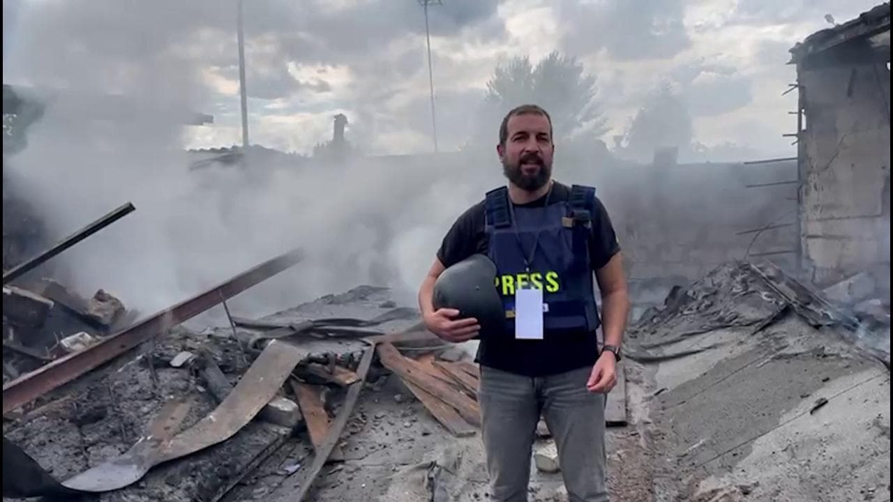 Con i pompieri nel Donbass al fronte con i mercenari della Wagner