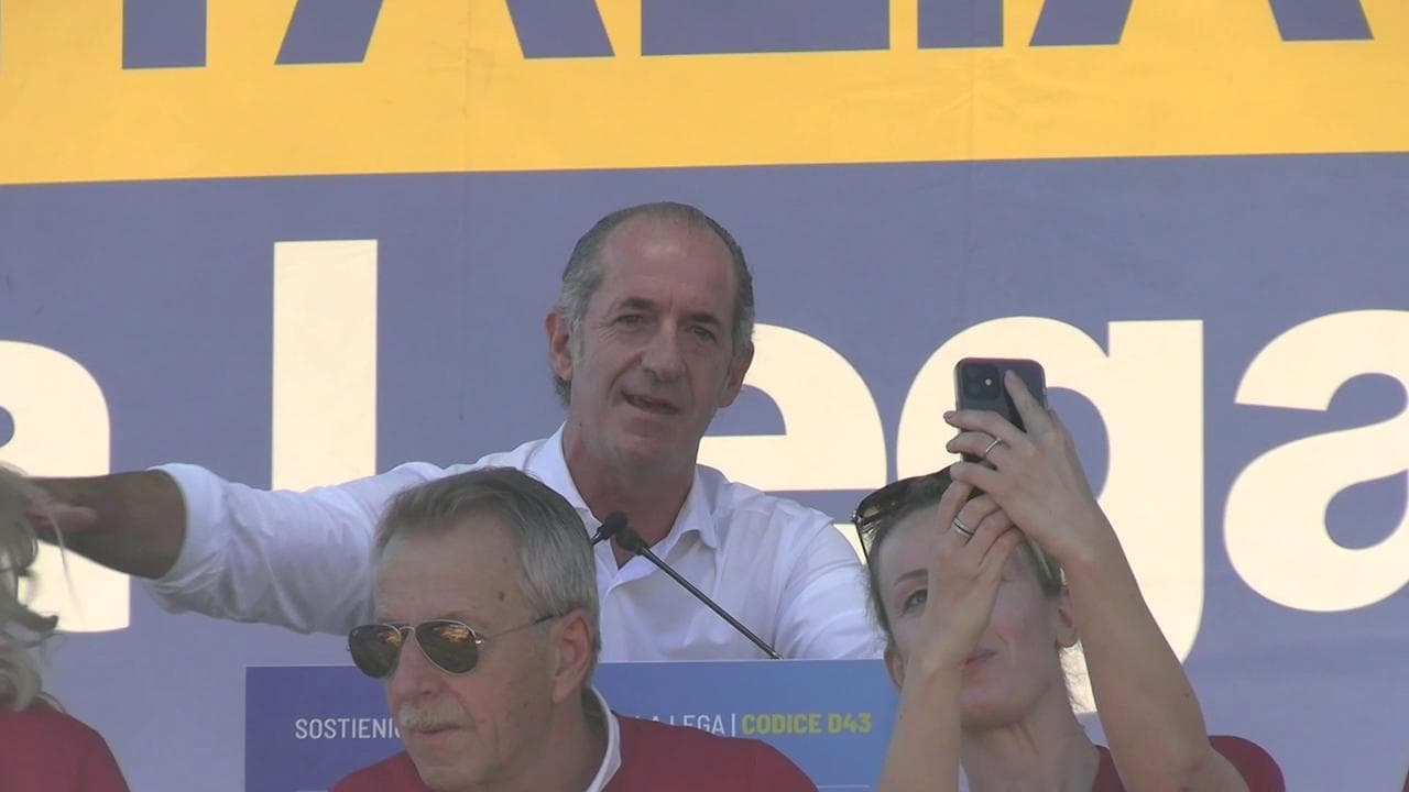 Pontida, Zaia corregge lo speaker dal palco: "Non si dice voto bulgaro, ma voto veneto"