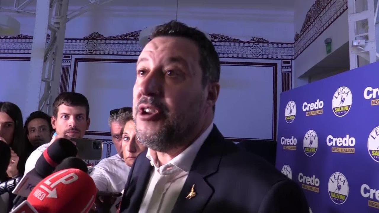 Salvini attacca Draghi: "Trovi i soldi invece di parlare di pupazzi"