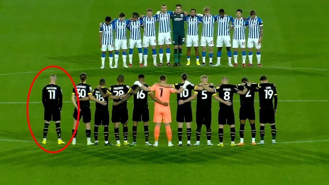 Lo sfregio del calciatore del Wigan McClean verso il minuto di silenzio per la Regina Elisabetta