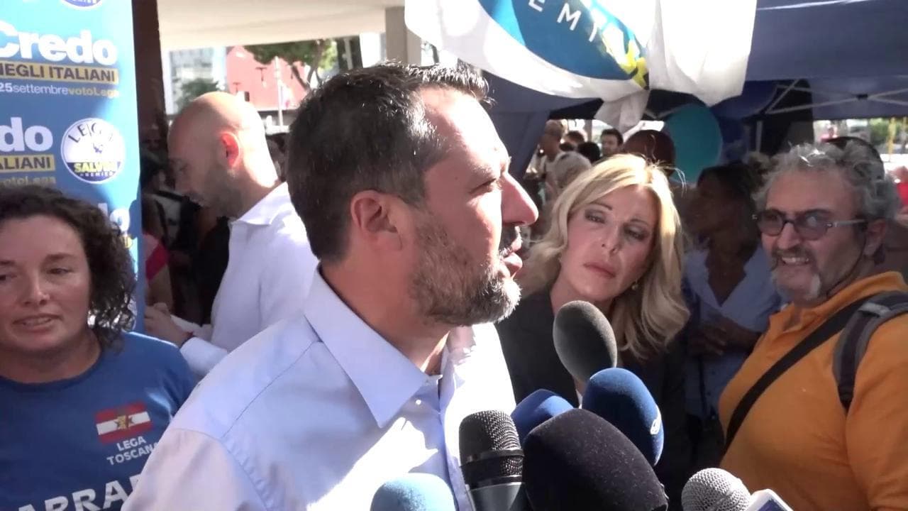 Aggressione gazebo Lega, Salvini a Carrara: "Qui squadristi rossi"