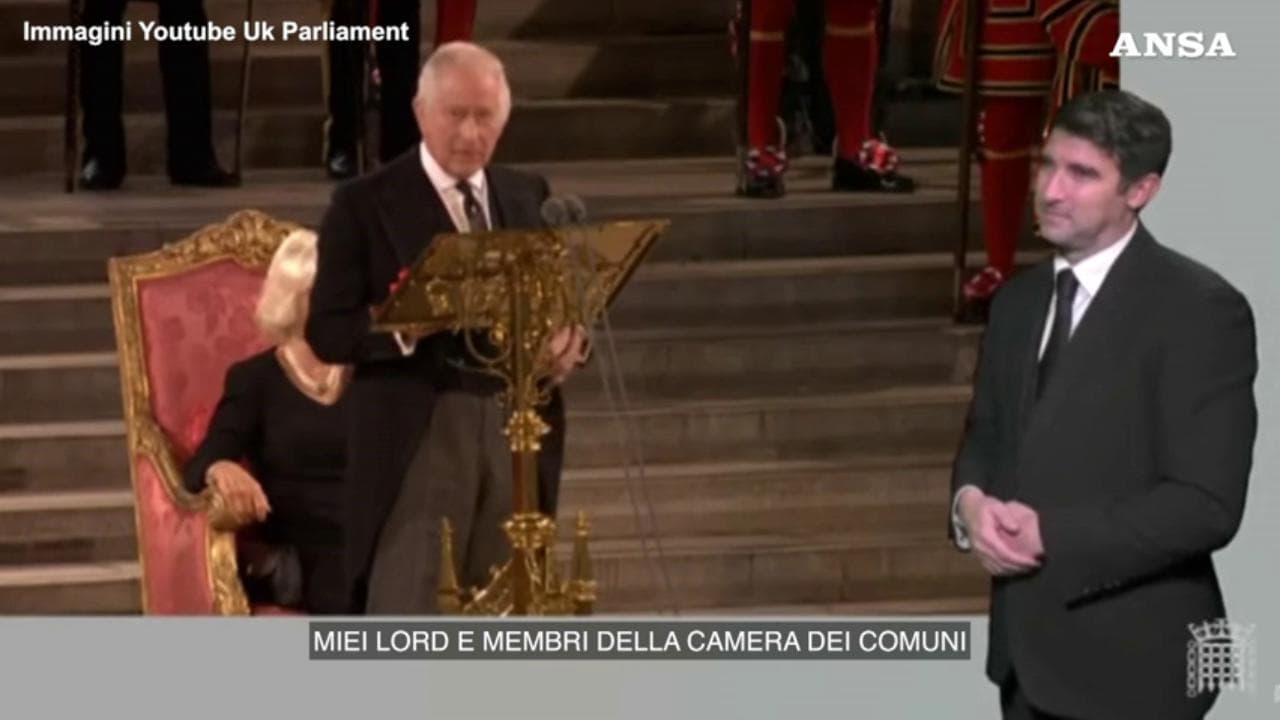 Carlo in Parlamento: "Fedele al modello costituzionale". E cita Shakespeare per ricordare Elisabetta II