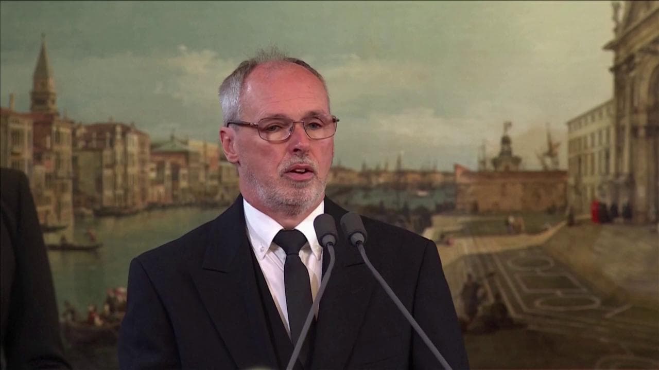 "God save the king": Carlo III proclamato formalmente re, prima volta in diretta tv