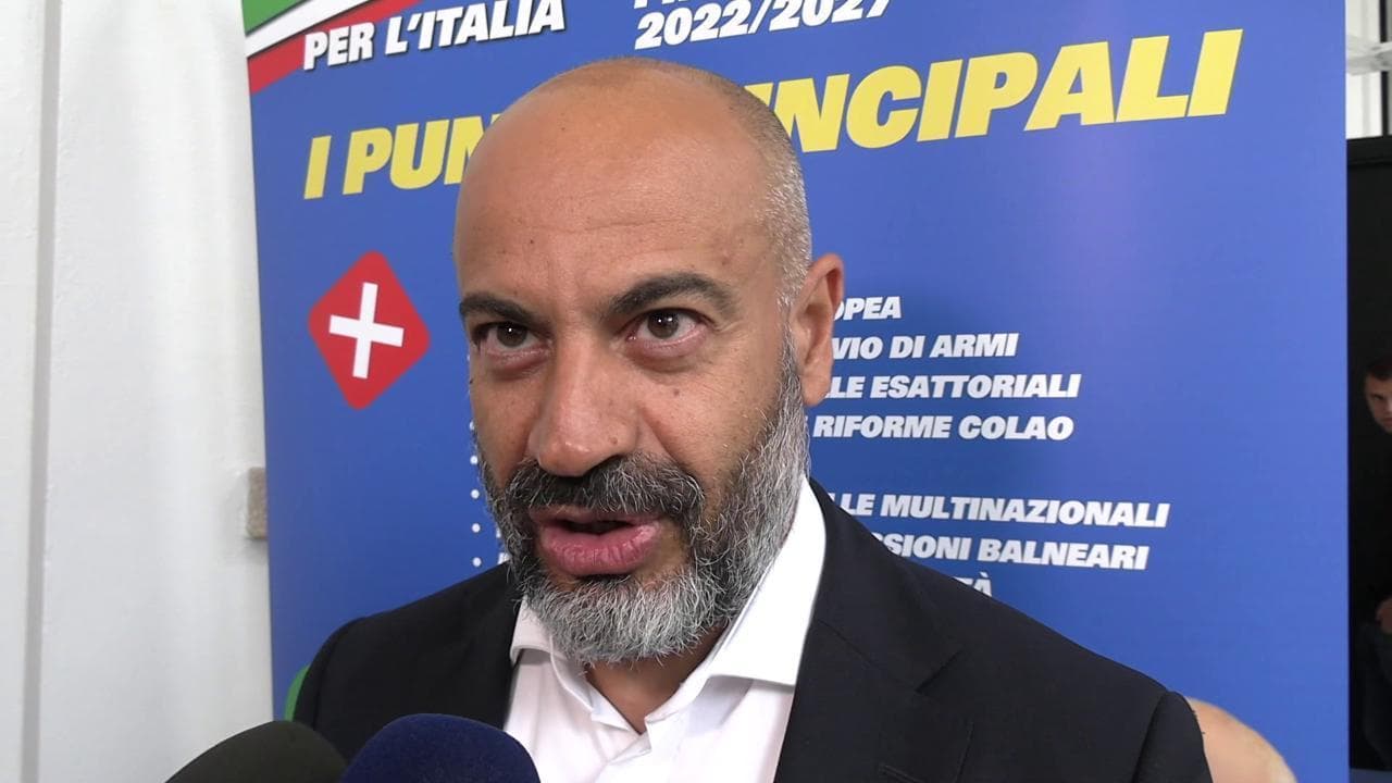 Paragone presenta Italexit e attacca Mattarella: "Sarebbe elegante dimettersi dopo il voto"
