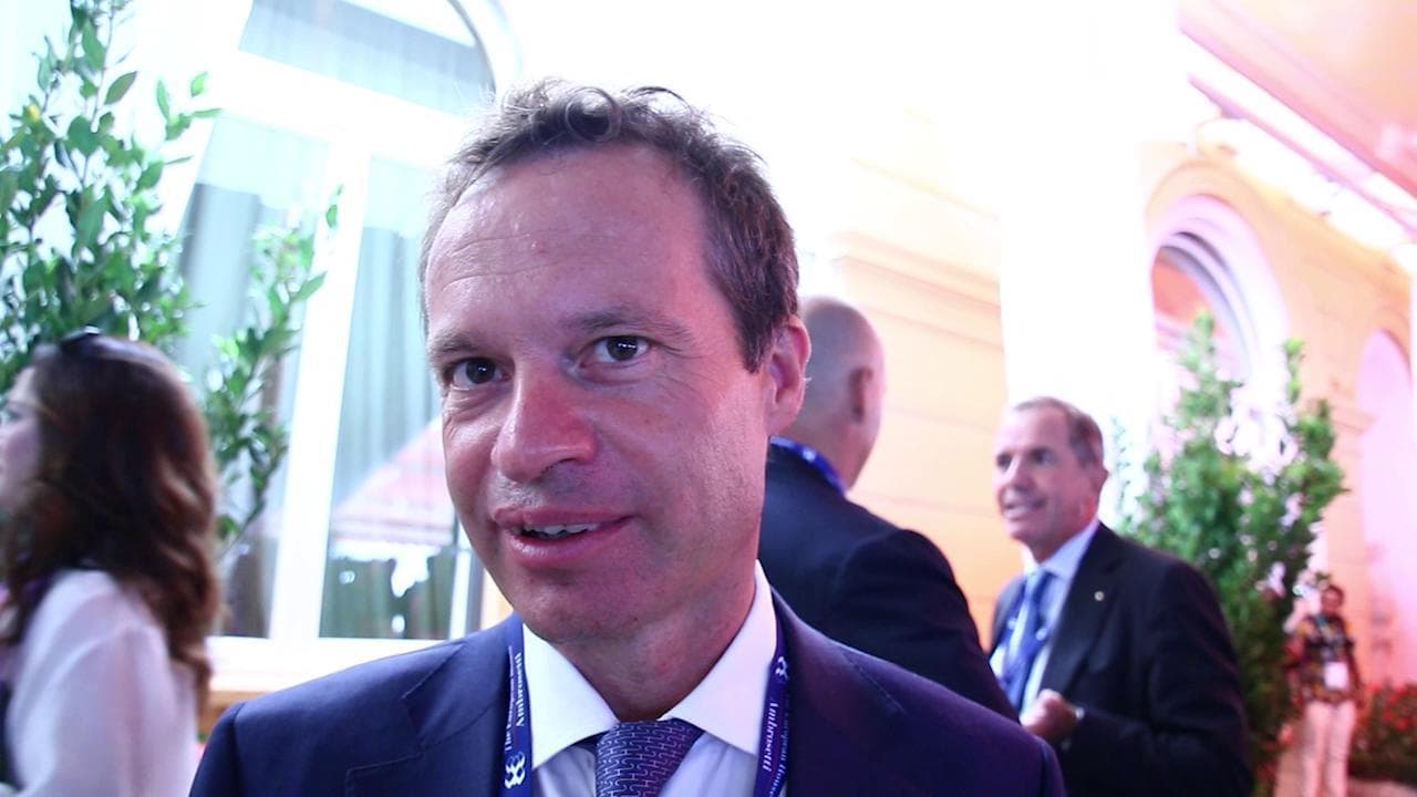 Jet privati, il parere del consigliere di Renzi, Marco Carrai: "È impossibile abolire la ricchezza"