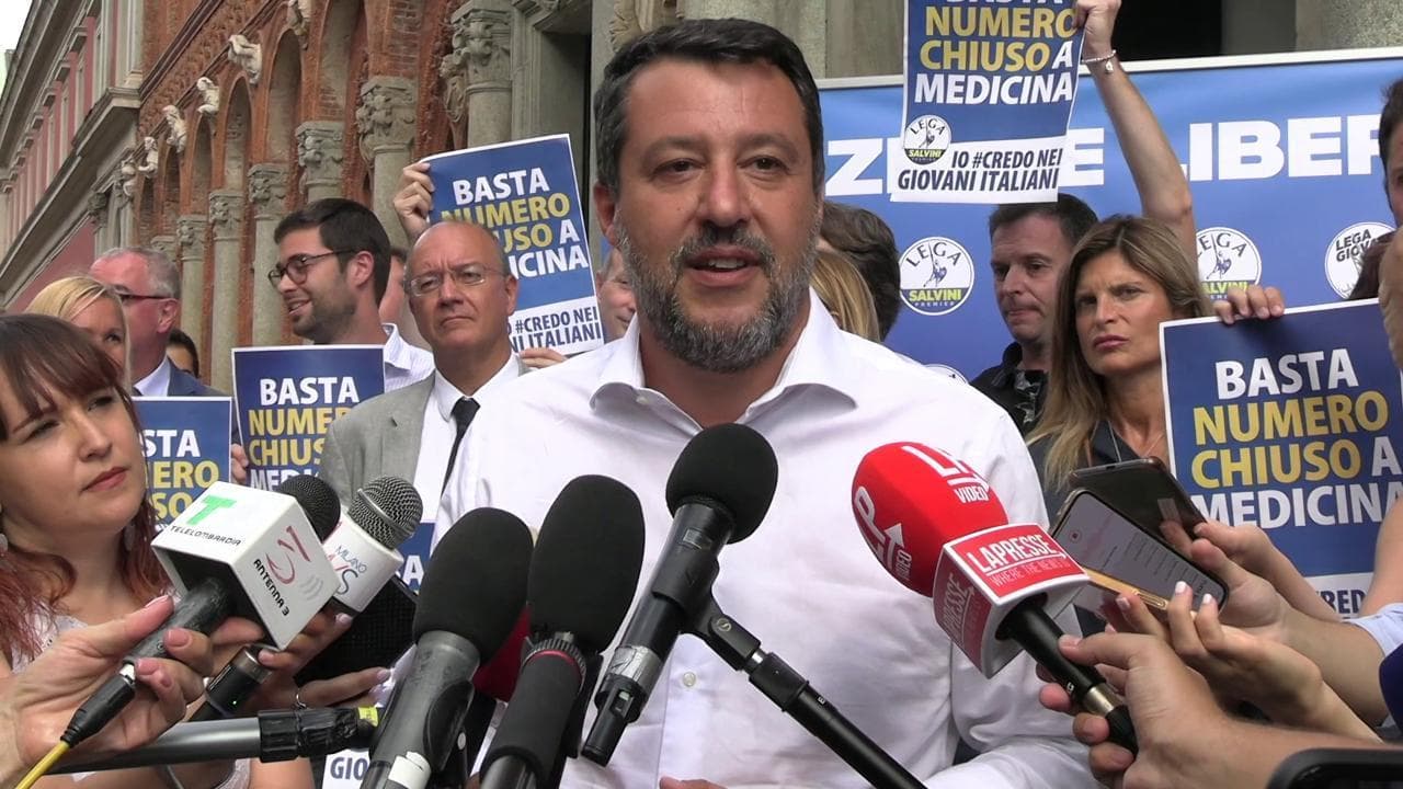 Salvini dà il benvenuto a Renzi e Berlusconi su TikTok: "È finita l'epoca dei tecnici"
