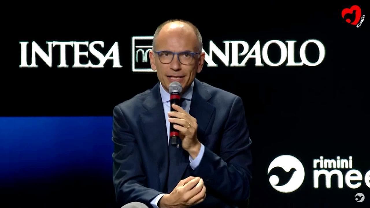 Letta: "L'obbligo scolastico sia esteso fino alla maturità". La platea di Rimini lo contesta
