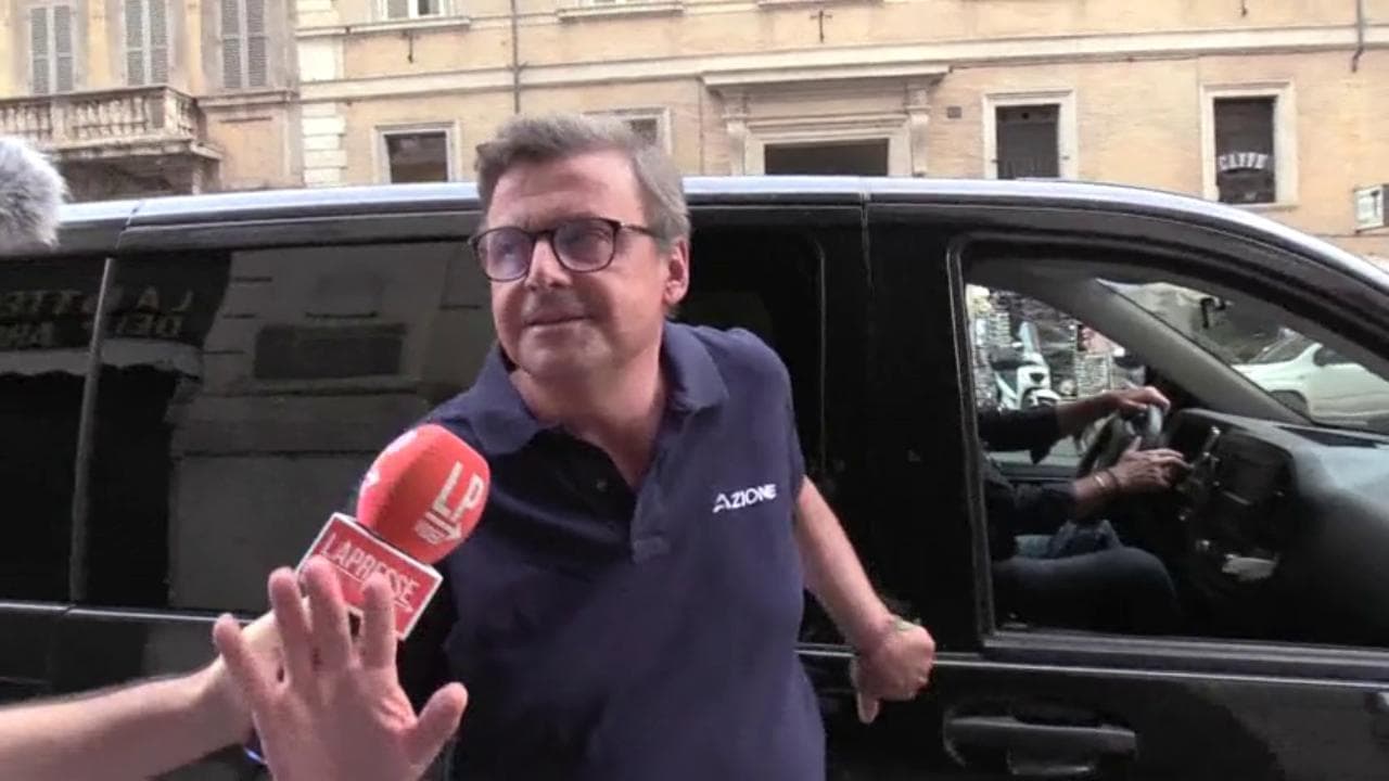Calenda: "Parlerò di accordi solo dopo che sono stati siglati con il sangue"