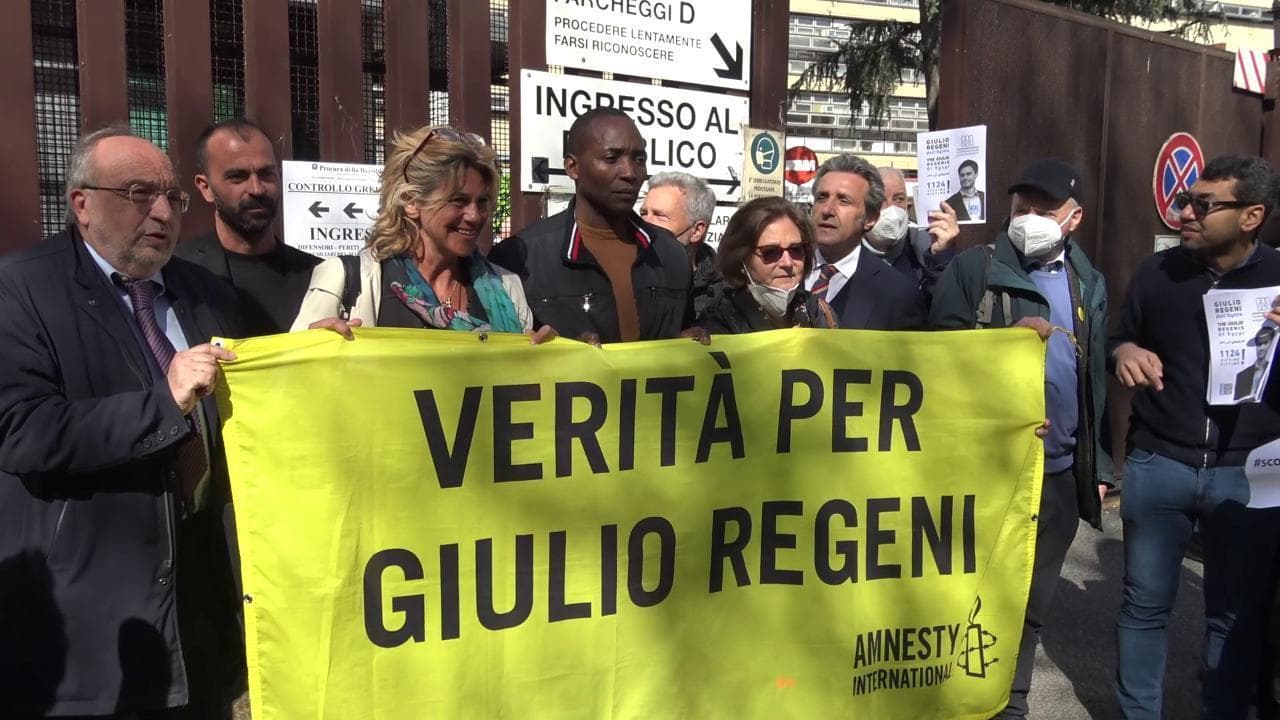 Regeni, sospeso il processo. La legale della famiglia: "Ennesima presa in giro, Draghi intervenga"