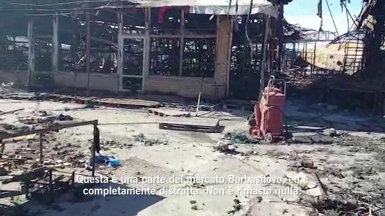 Nel mercato distrutto di Kharkiv: "I russi stanno cercando di affamarci"