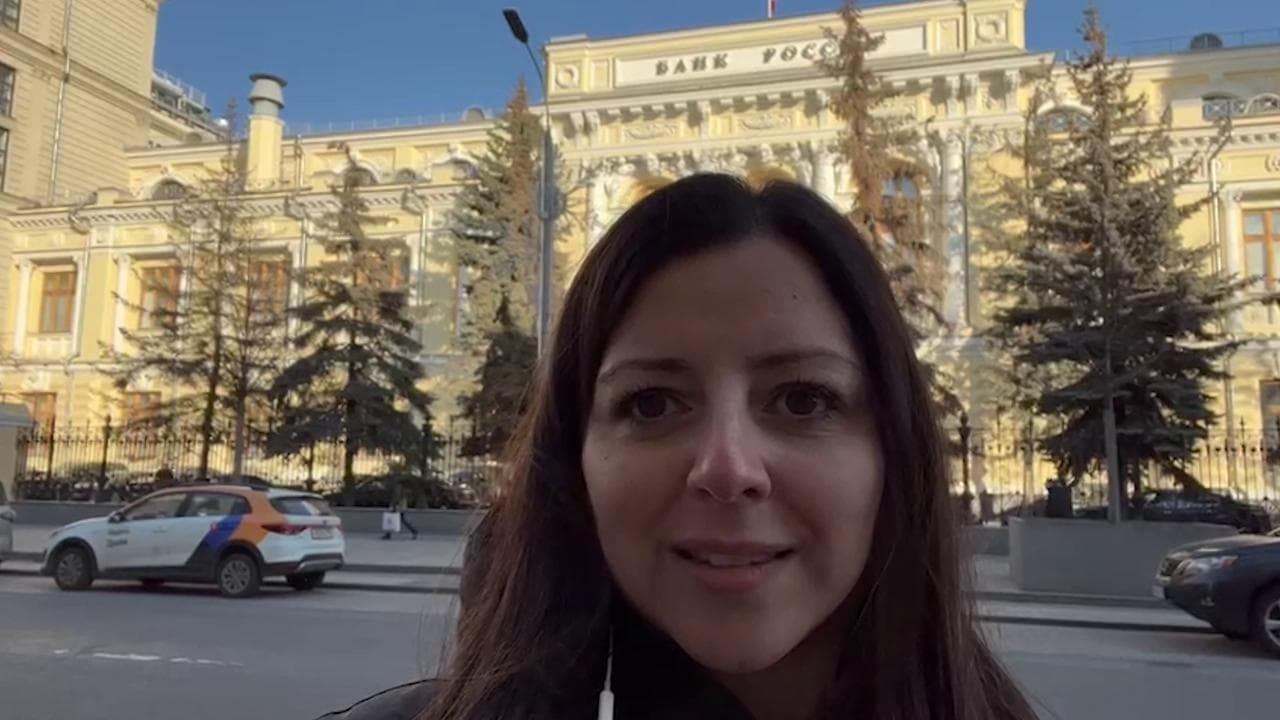 Il risveglio di Mosca dopo lo shock finanziario: "Corsa alle valute straniere ma niente panico"