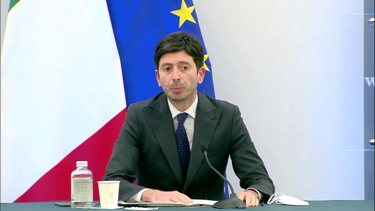 Covid, Speranza: "Adesso si apre una fase nuova della gestione della pandemia"