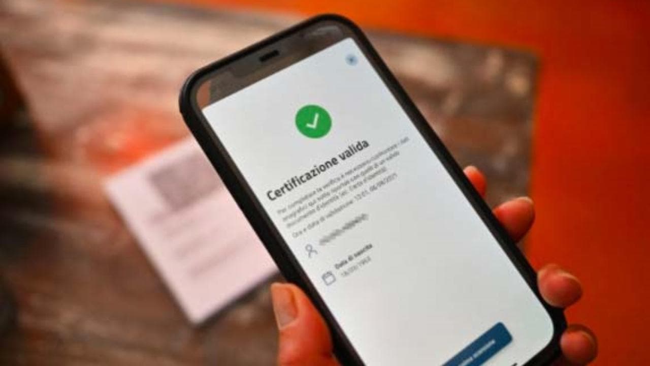 Covid, obbligo di vaccino sopra i 50 anni e stretta per i no-vax: tutte le misure del nuovo decreto