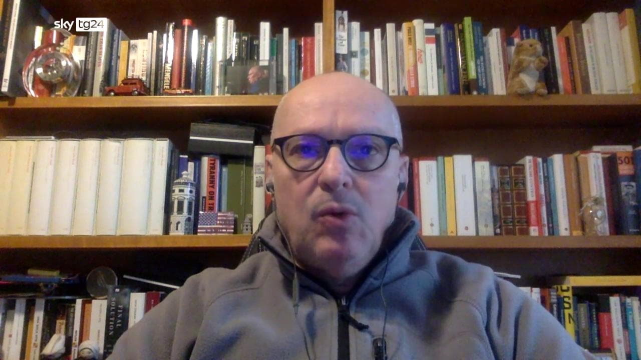 Ricciardi: "Il picco dei contagi è ancora lontano. A gennaio un rialzo fortissimo dei casi"