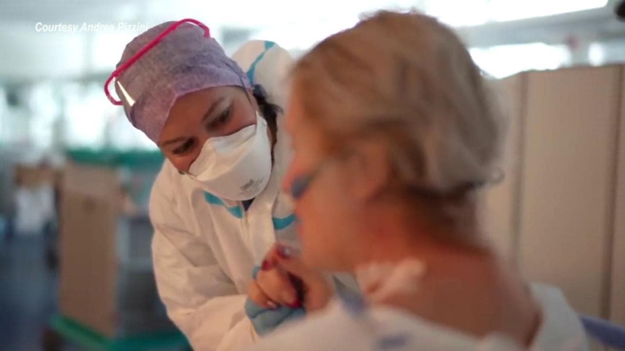 No vax incinta finisce in intensiva. L'appello: "Vaccinatevi, il peggio è passato, ho temuto per mia figlia"