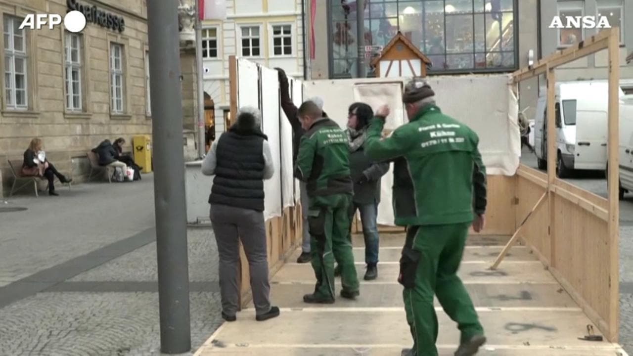 Coronavirus, emergenza in Germania: la Baviera cancella i mercatini di Natale