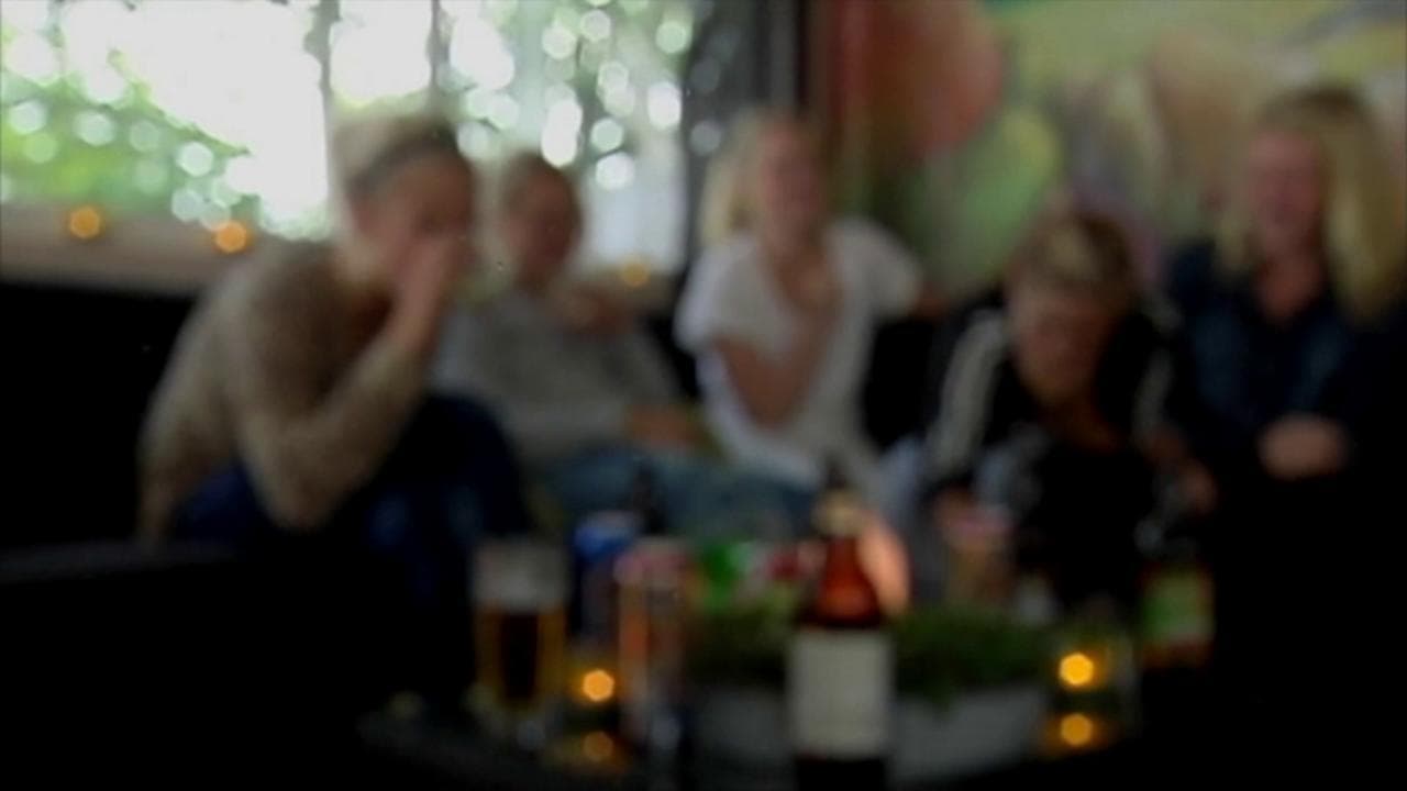 Bolzano, la denuncia del team Covid-19: "Organizzano Corona party, ricoverato un bambino"