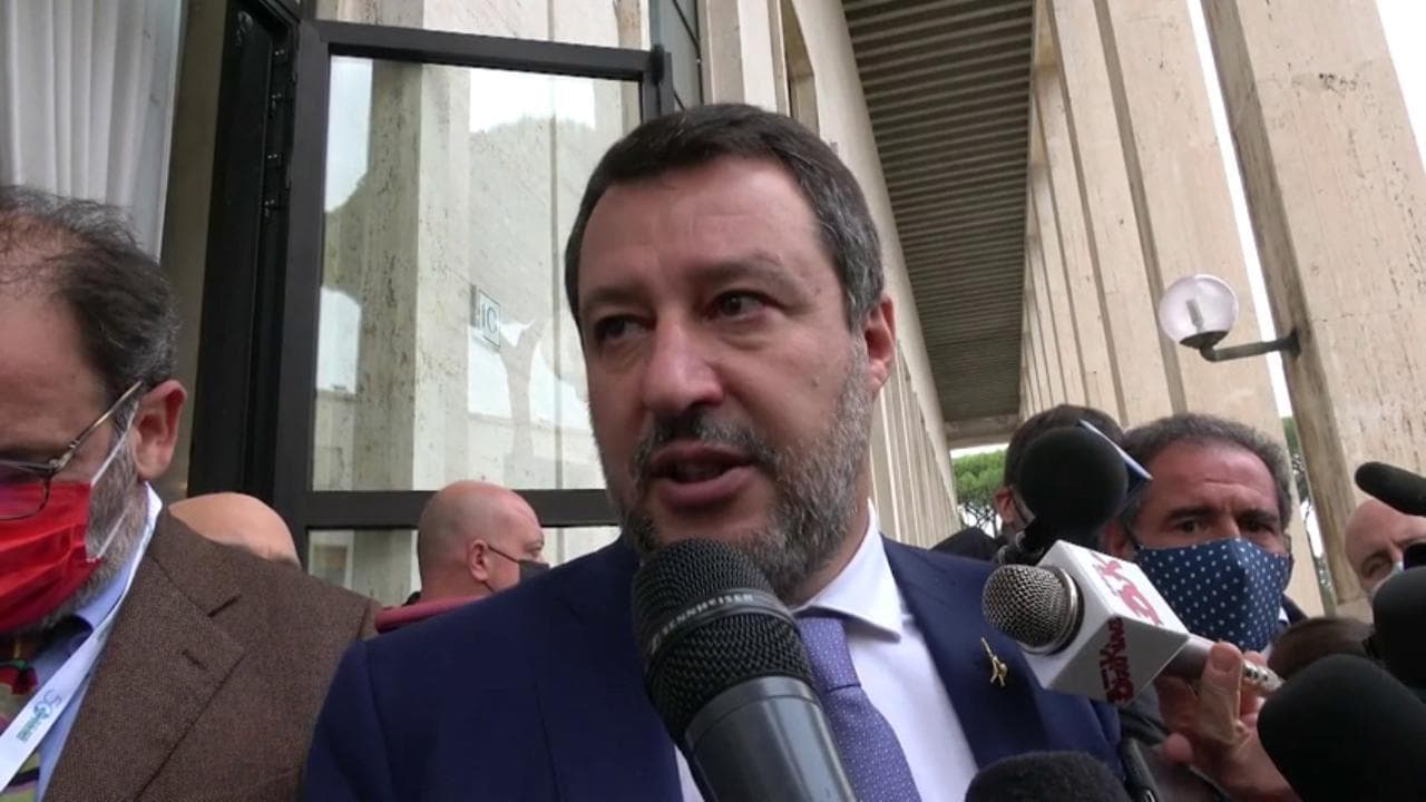 Coronavirus, Salvini: "Lavoriamo per evitare chiusure per chiunque"